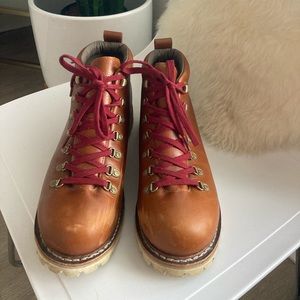 Eddie Bauer K-6 Hiking Boots Sz 11 Women’s